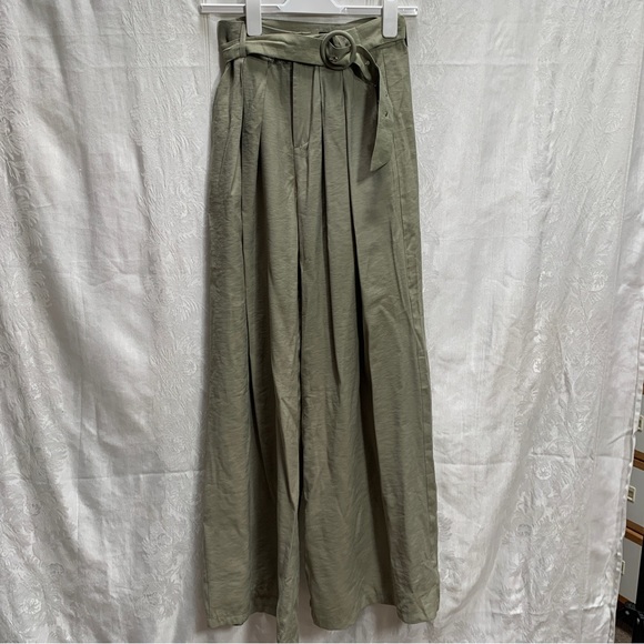 Nasty Gal High Waisted extra wide Trouser Size 2 Green NWT - Picture 3 of 5